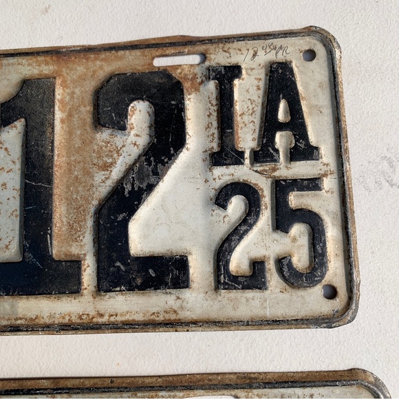 Antique Automobile License Plates - Man Cave -Decor - Old Timers - Picture 3 of 10